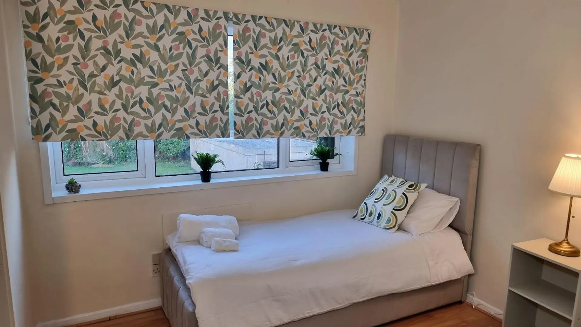 Heathrow Airport House Villa London