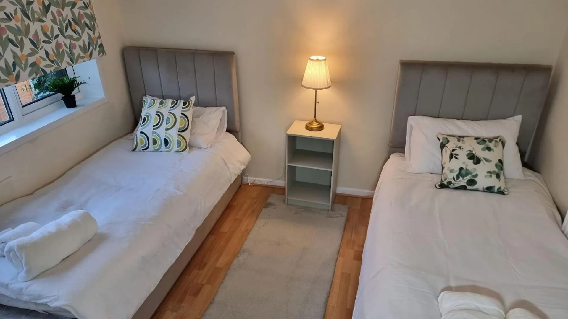 Heathrow Airport House Villa London 0*,