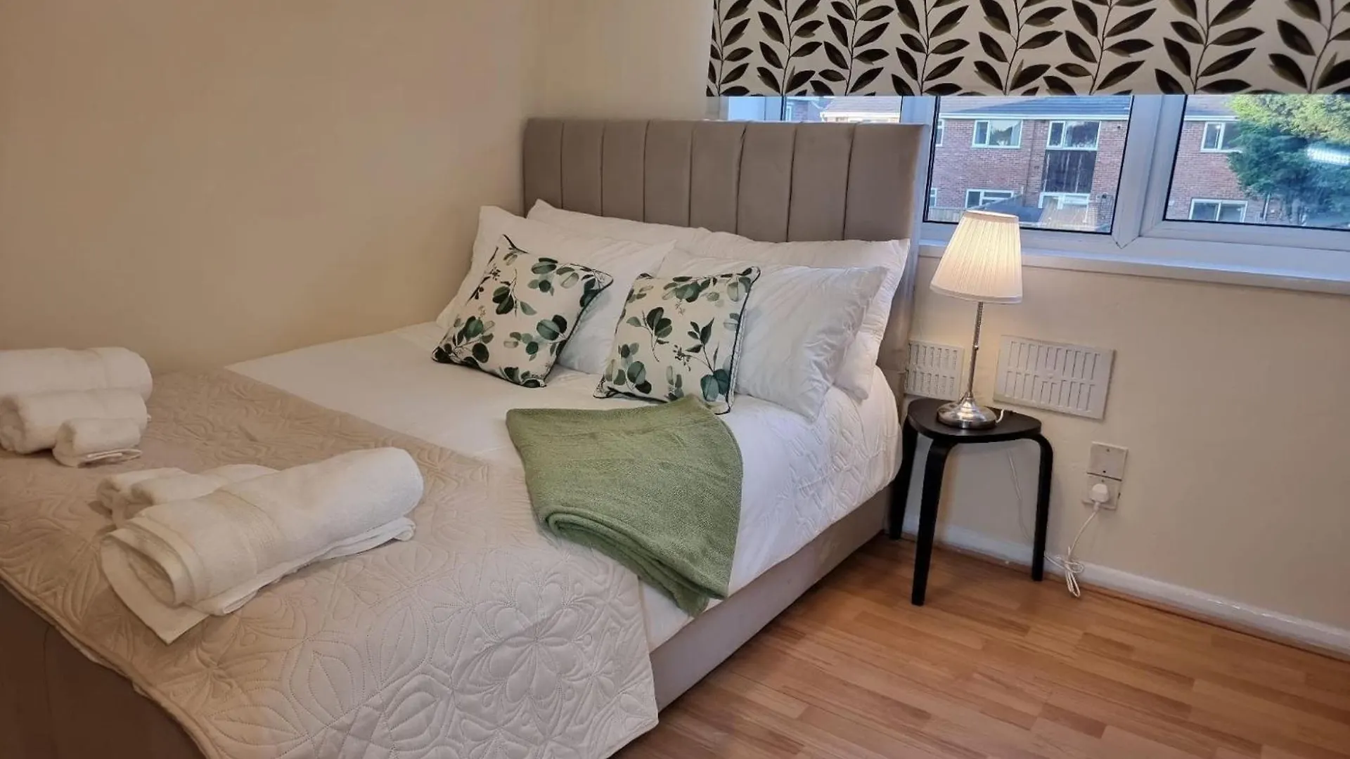 Heathrow Airport House Villa London
